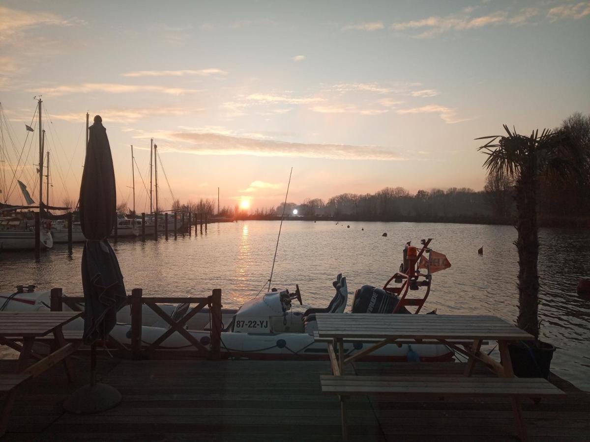 Kaap Hoorn Club Bed En Breakfast Bagian luar foto